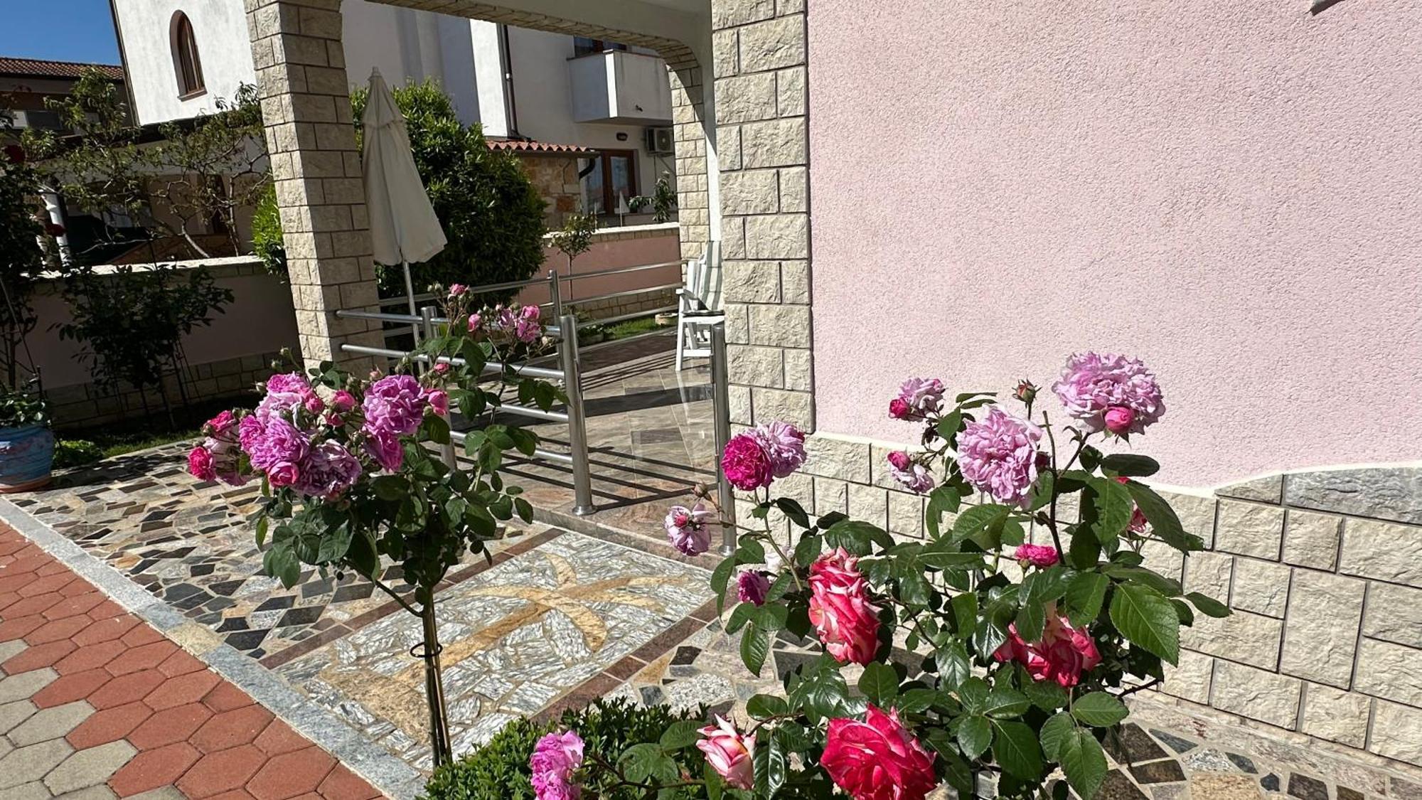 Villa Baldi -Apartmani Danny Тар Экстерьер фото